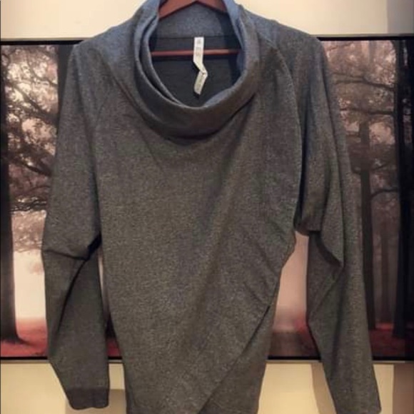 New condition lululemon wrap sz 6